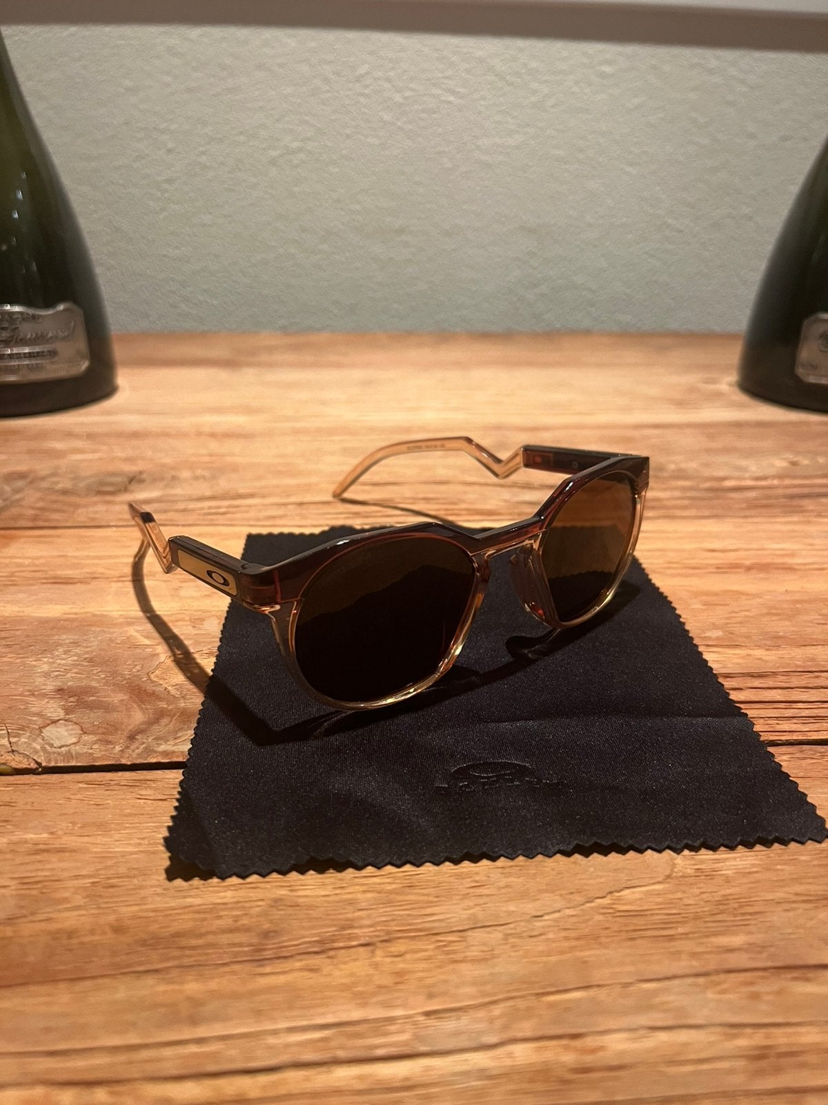 Oakley zonnebril, Sieraden, Tassen en Uiterlijk, Zonnebrillen en Brillen | Dames, Ophalen of Verzenden, Zo goed als nieuw, Bruin