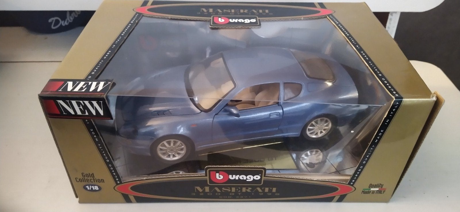 Burago Maserati 3200 GT Gold Collection 1/18, Ophalen, Zo goed als nieuw, Auto, Bburago