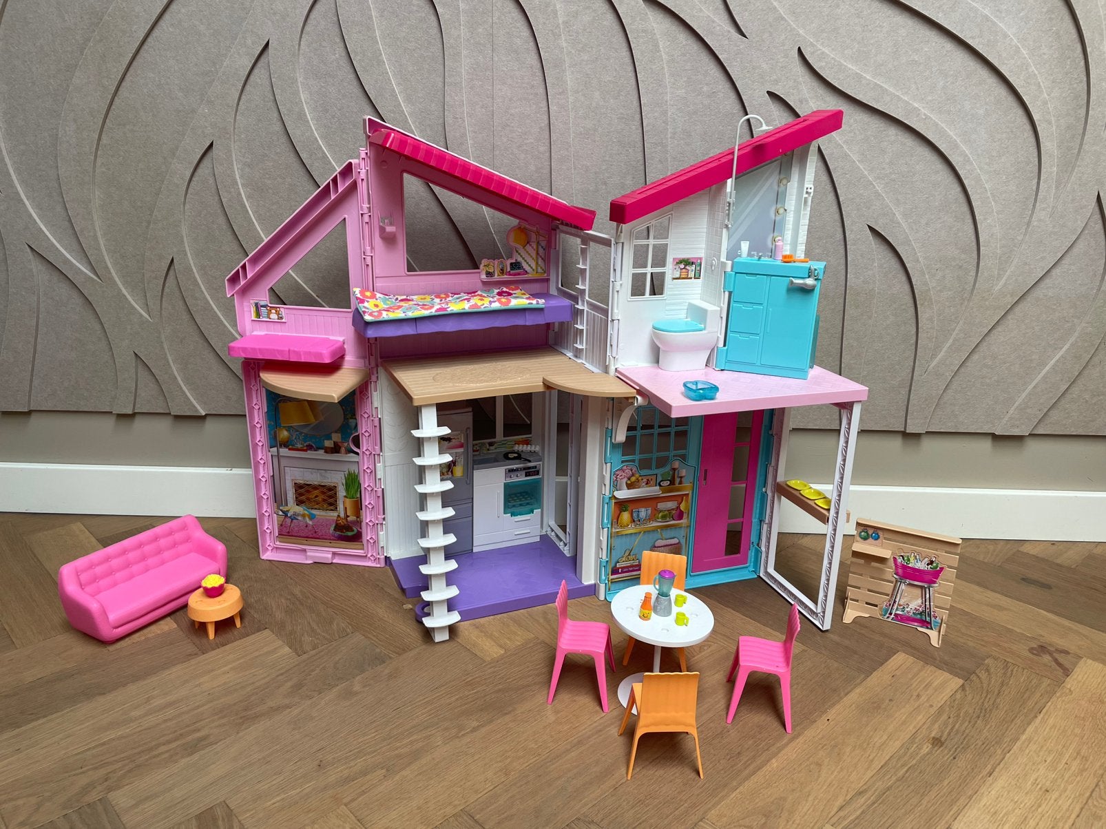 Barbieset (huis, auto, camper, puppies, accessoires), Ophalen of Verzenden, Zo goed als nieuw, Barbie