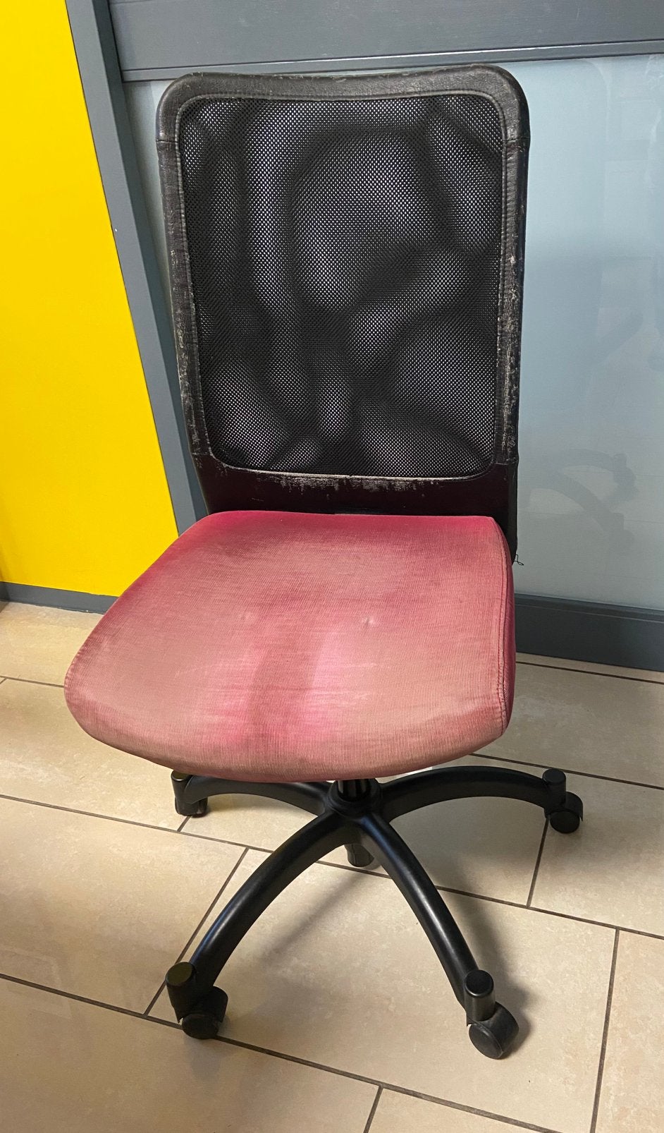 Bureaustoel IKEA, Huis en Inrichting, Bureaustoelen, Ophalen, Gebruikt, Zwart, Bureaustoel