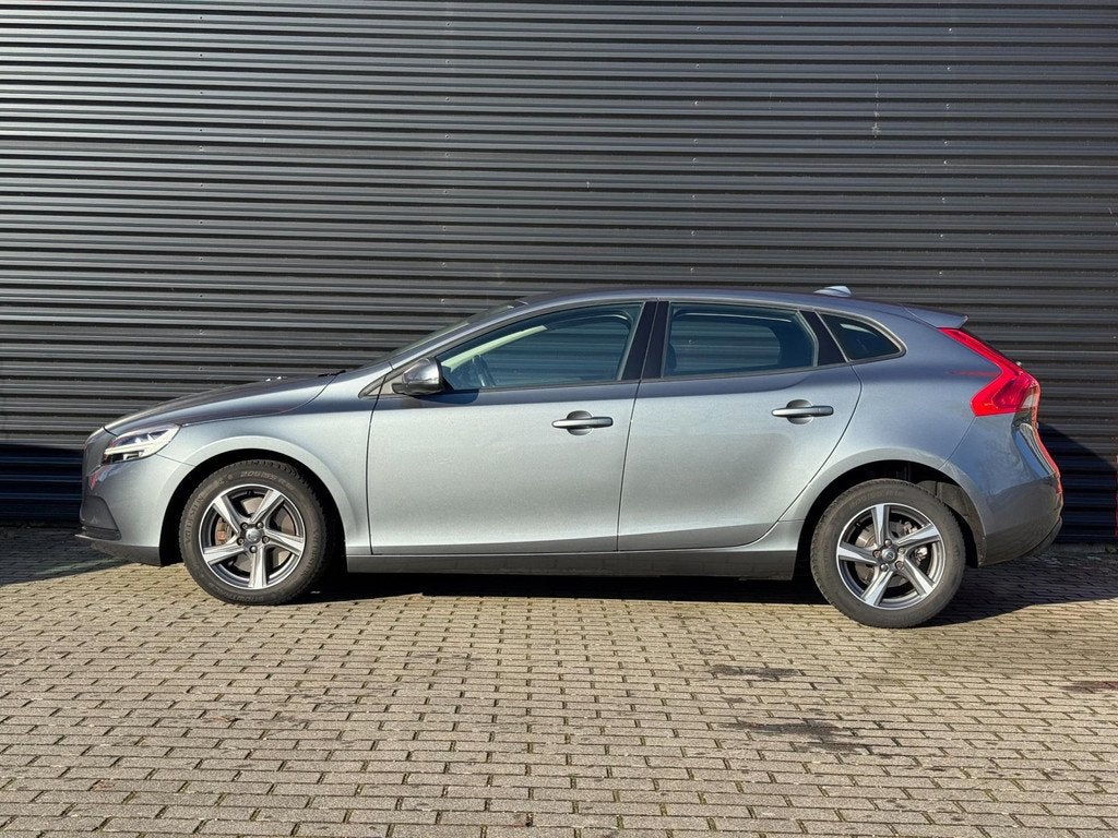 Volvo V40 1.5 T2 Polar+ | Navi | Cruise | LED | Stoelverwarm, Auto's, Volvo, Euro 6, 700 kg, 122 pk, Bedrijf