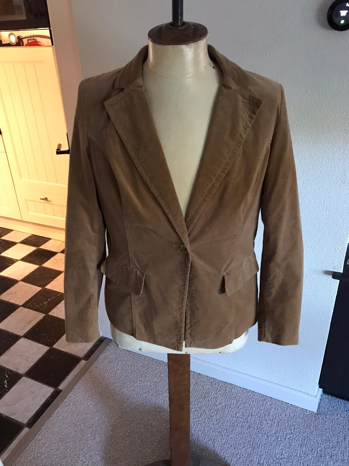 Mooi 1x gedragen camel kleur suedine/velours gevoerd blazer, Overige kleuren, Maat 42/44 (L), Ophalen of Verzenden, Zo goed als nieuw