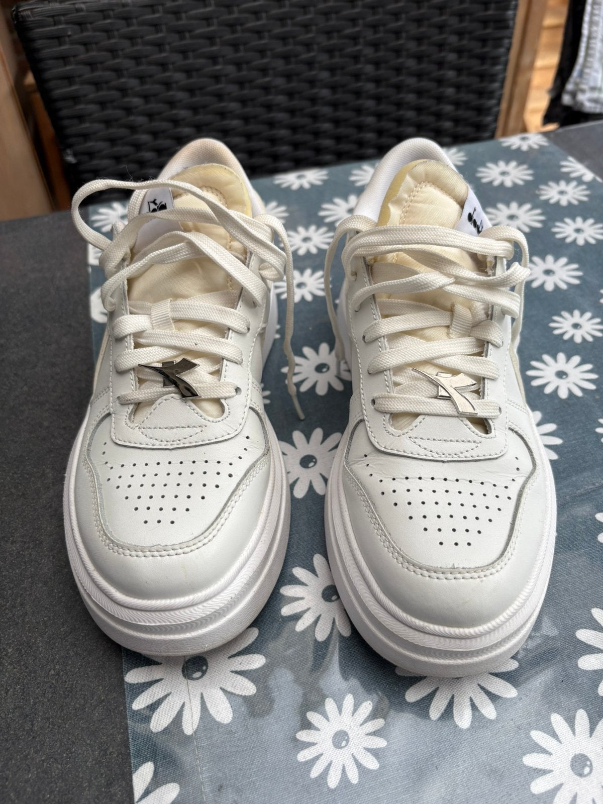 Diadora witte sneakers maat 40, Kleding | Dames, Schoenen, Wit, Ophalen of Verzenden, Sneakers of Gympen, Zo goed als nieuw