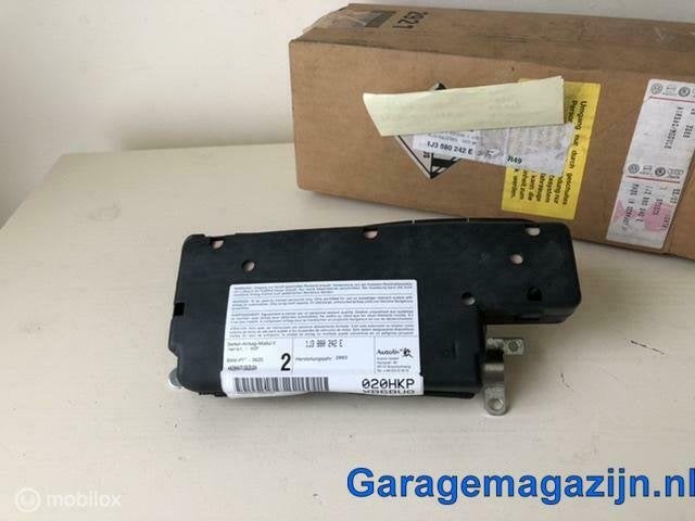 Airbag stoel rechts Volkswagen Golf / Beetle 1J3880242E, Volkswagen, Nieuw, Ophalen of Verzenden, Volkswagen