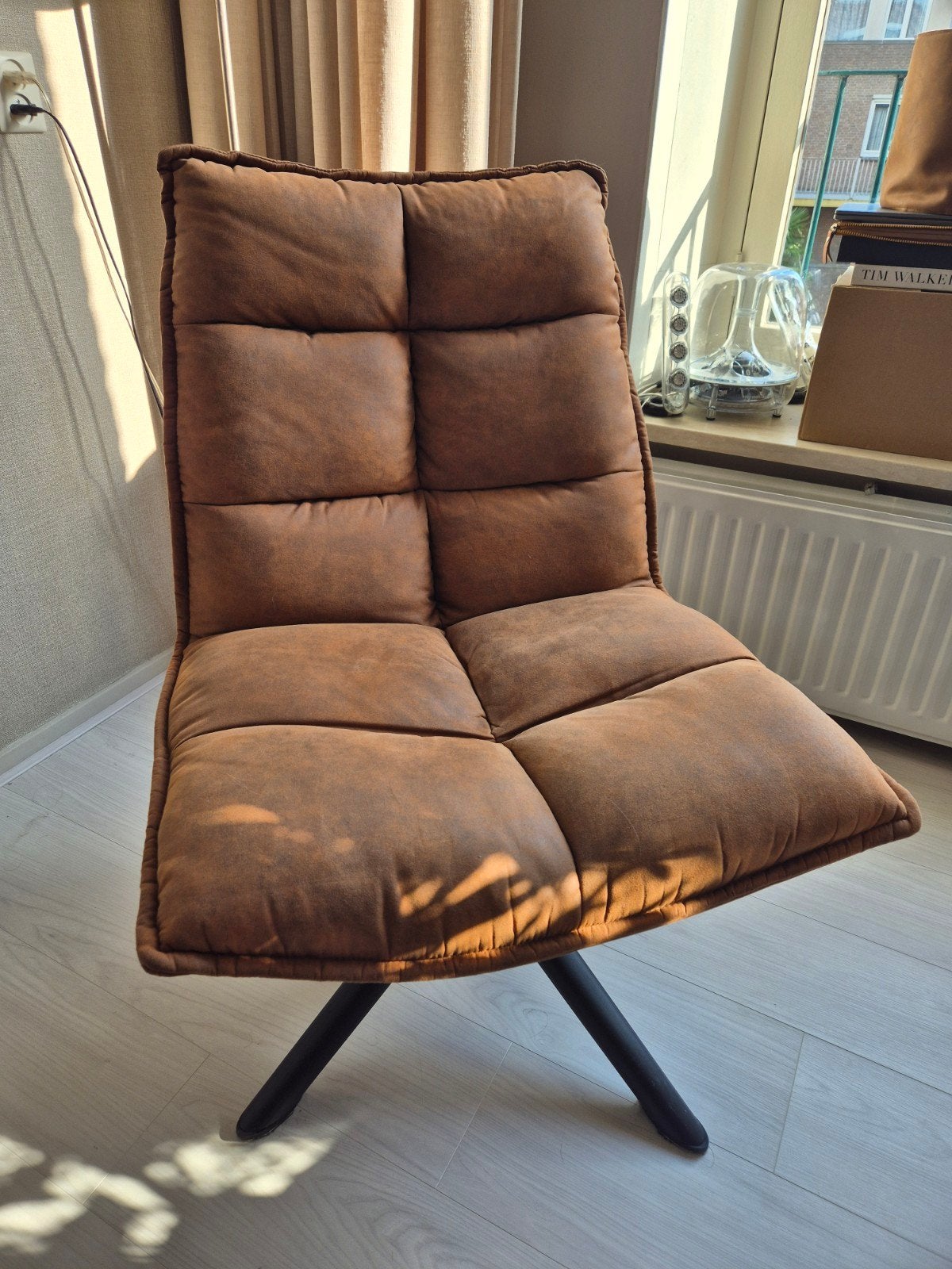 Comfortabele bruine fauteuil met draaivoet, Ophalen, Bruin, Zo goed als nieuw, Metaal