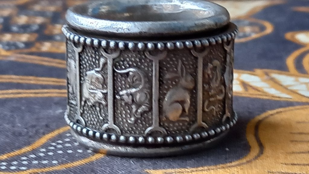 Zeldzame antieke Oosterse handboog ring met de dierenriem., Ophalen of Verzenden