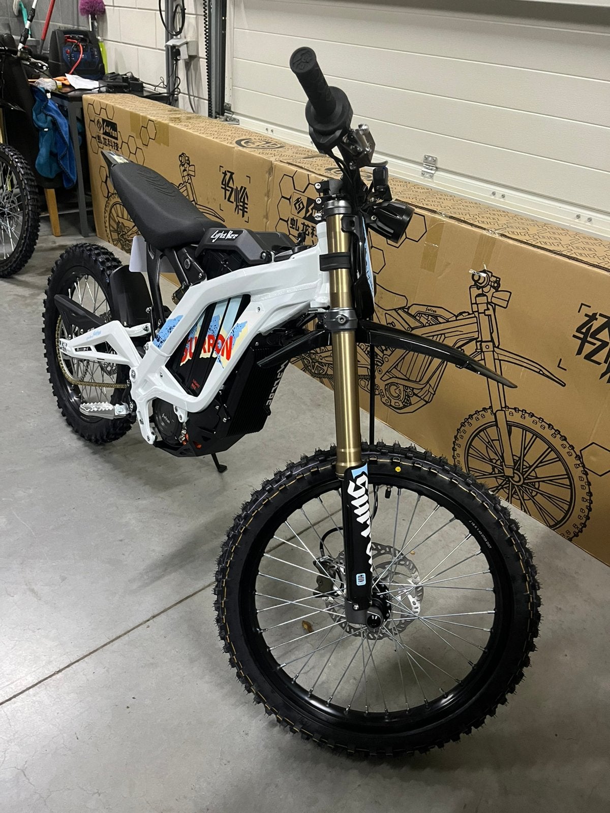 Sur-Ron Light Bee X 2026 – 72V | Nieuw, Fietsen en Brommers, Ophalen, 16 tot 20 inch, Schijfrem, Nieuw