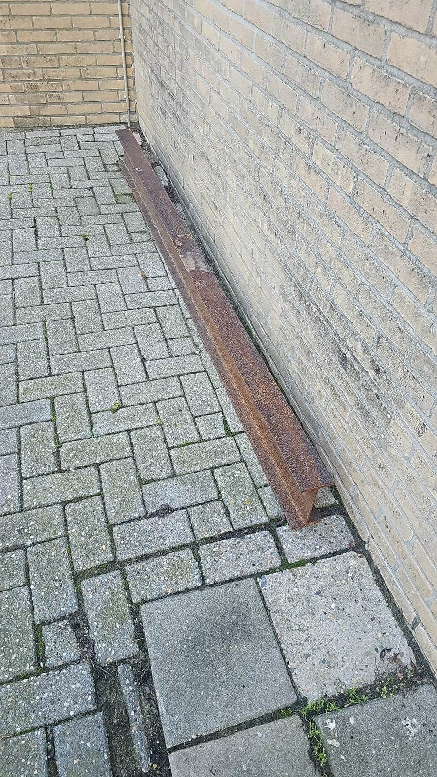 Twee ijzeren balken, Ophalen, Zo goed als nieuw