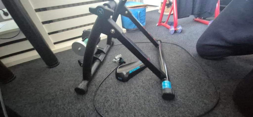 B'Twin In'Ride 100 Fietstrainer plus jas schoenen en 2 tshir, Overige merken, Minder dan 10 versnellingen, Heren, Aluminium