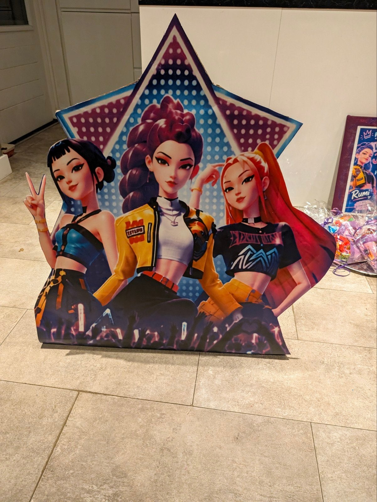 K-pop Rumi Standee - Uniek Verzamelobject, Ophalen of Verzenden, Zo goed als nieuw