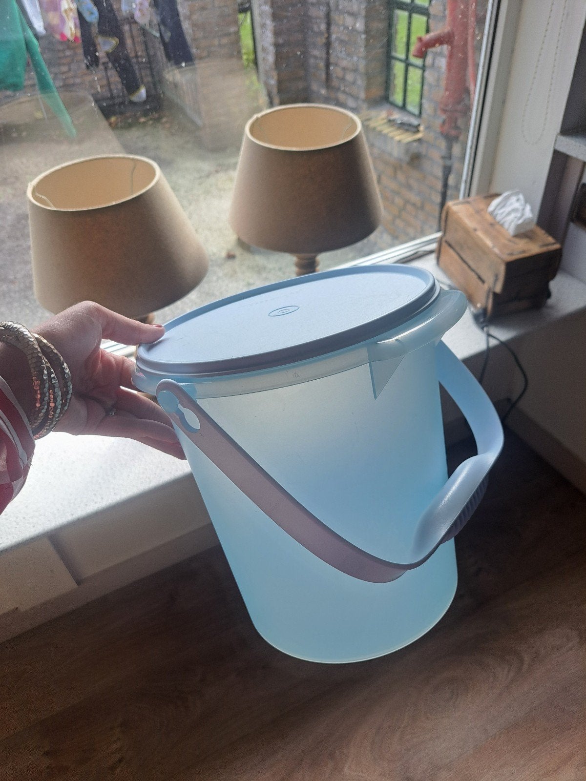 Tupperware Wasemmer 8,5 Liter - Lichtblauw met Deksel, Gebruikt, Blauw, Ophalen of Verzenden, Met deksel