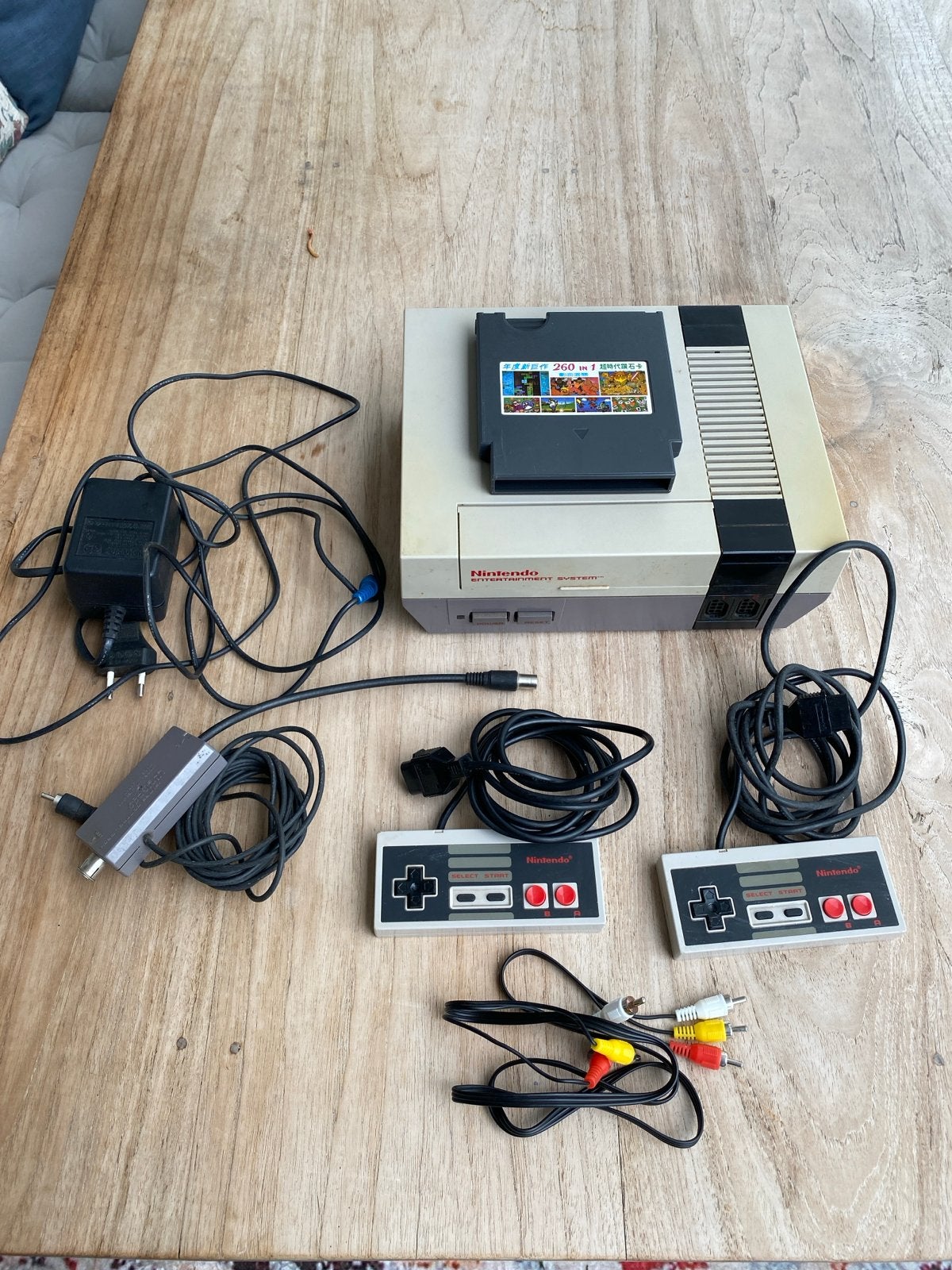 Vintage Nintendo NES Compleet met 2 Controllers + 260-in-1 G, Ophalen, Gebruikt, Met 2 controllers, Met games