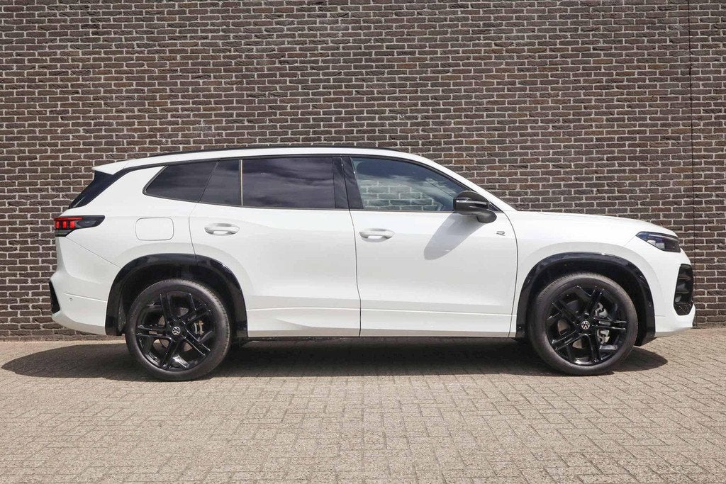 Volkswagen Tayron 1.5 eHybrid 204pk R-Line Edition | Panoram, Auto's, Volkswagen, 12 maanden, Stof, 4 cilinders, 150 min
