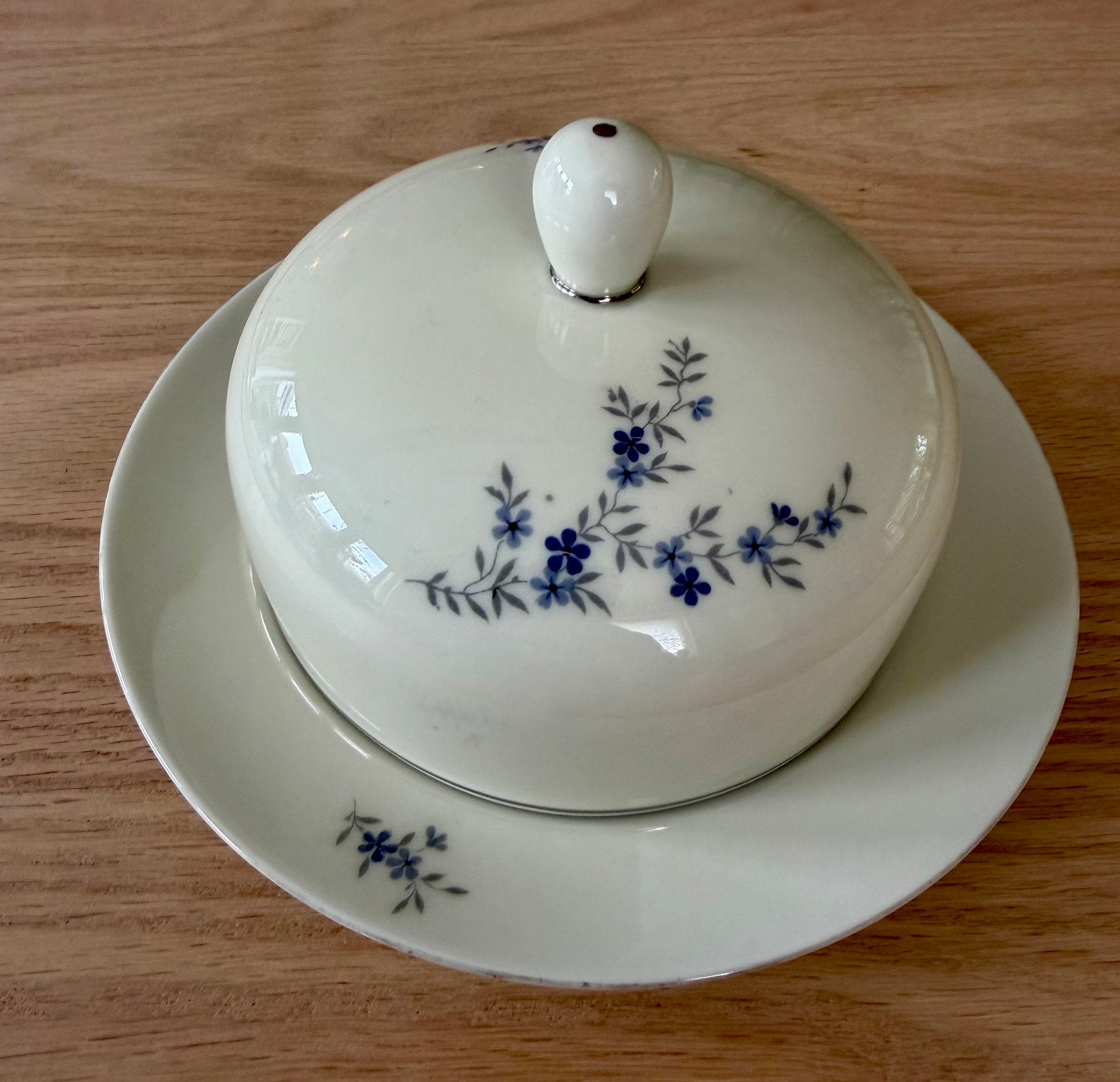 Vintage Kahla porseleinen botervloot met blauwe bloemen, Ophalen of Verzenden