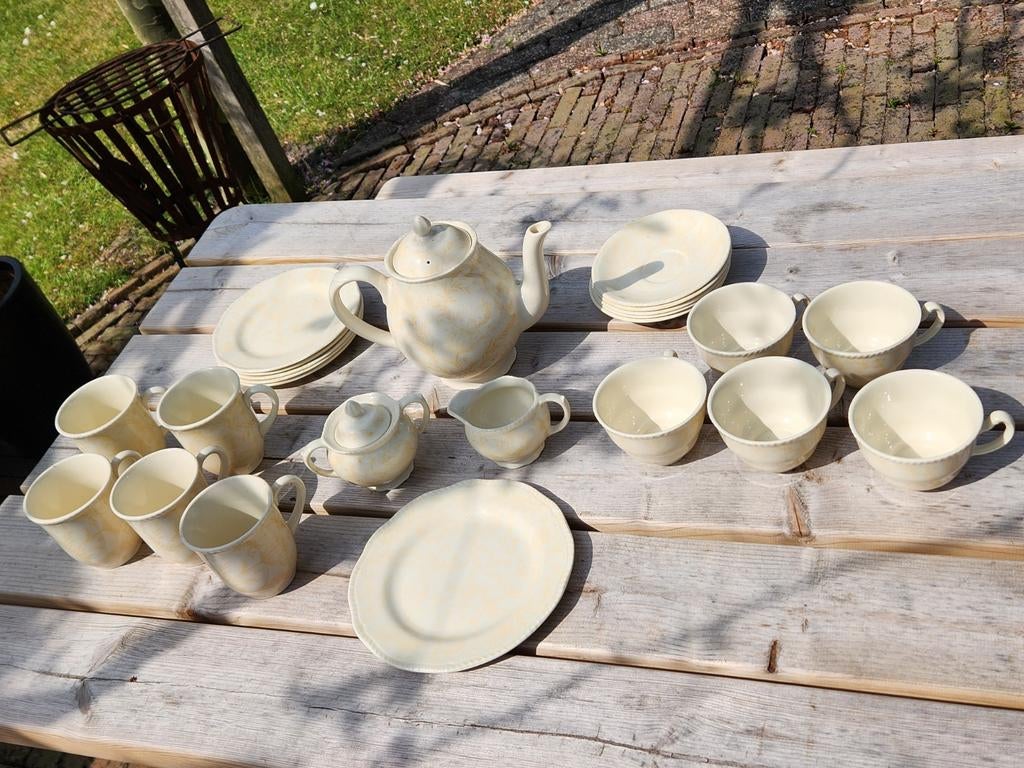 Wood & Sons Damask Servies - Crème met goudkleurig patroon, Ophalen of Verzenden, Porselein, Overige stijlen