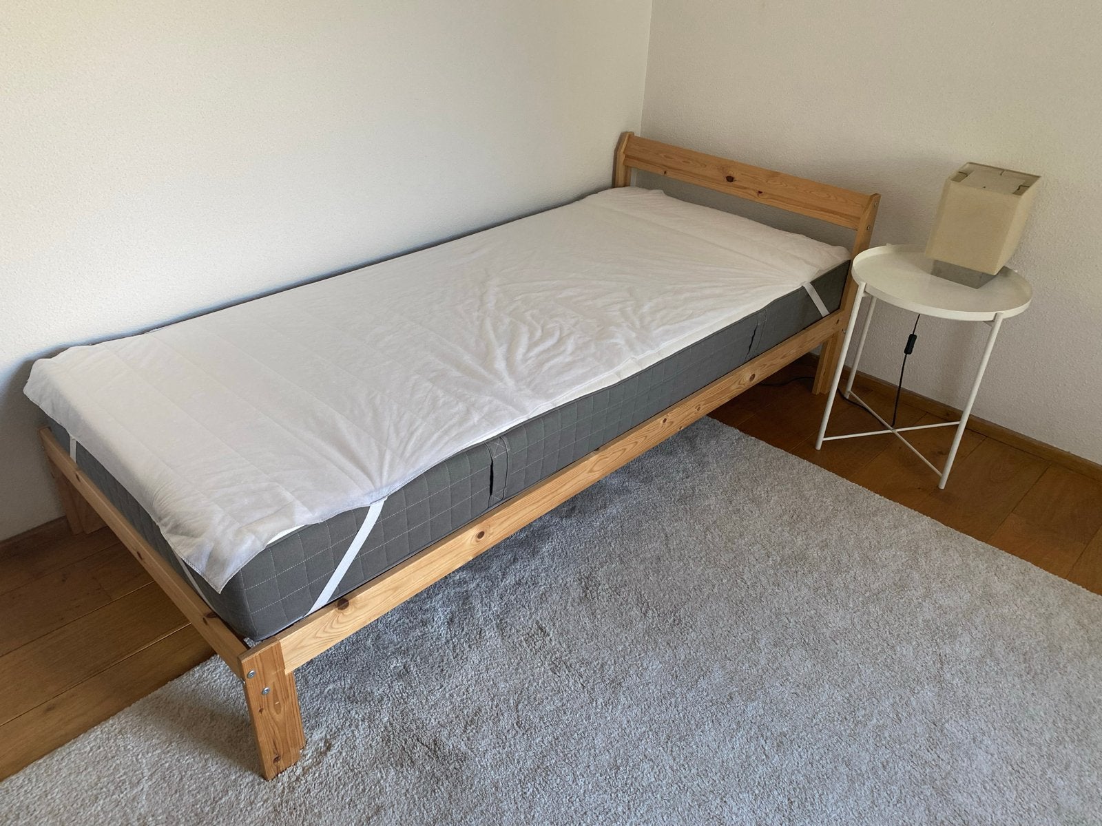 Gratis: Eenpersoonsbed met matras - Hout, 90x200 cm, Ophalen, Gebruikt, 90 cm, 200 cm