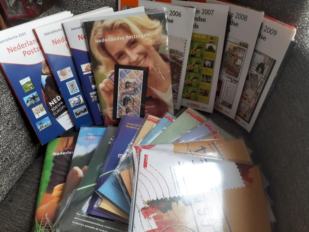 Jaarcollecties 1991 - 2009, Postzegels en Munten, Postzegels | Volle albums en Verzamelingen, Ophalen of Verzenden, Nederland