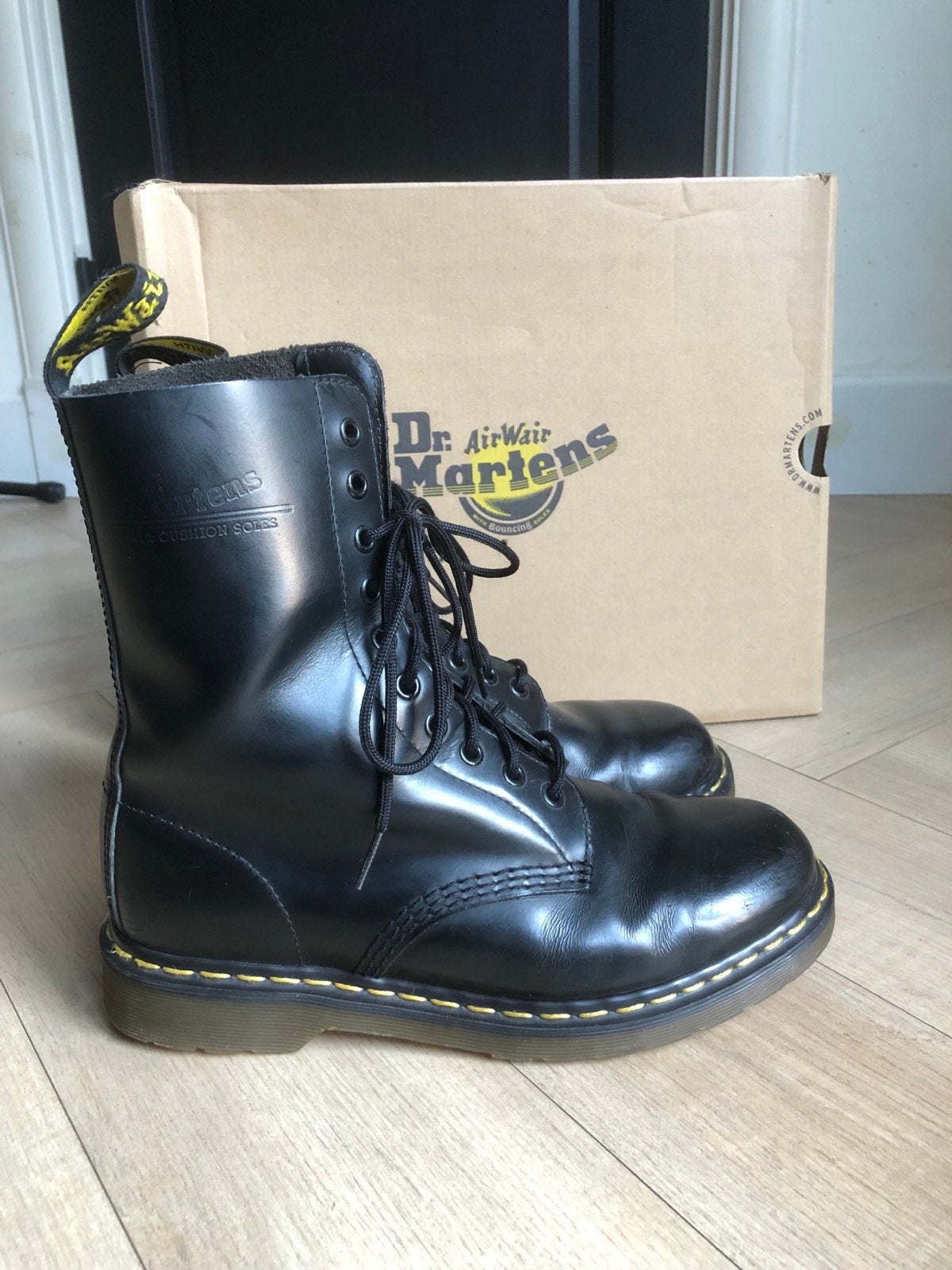 Dr. Martens 1460 Zwart Leer Maat 41, Kleding | Dames, Schoenen, Hoge laarzen, Zwart, Ophalen of Verzenden, Gedragen