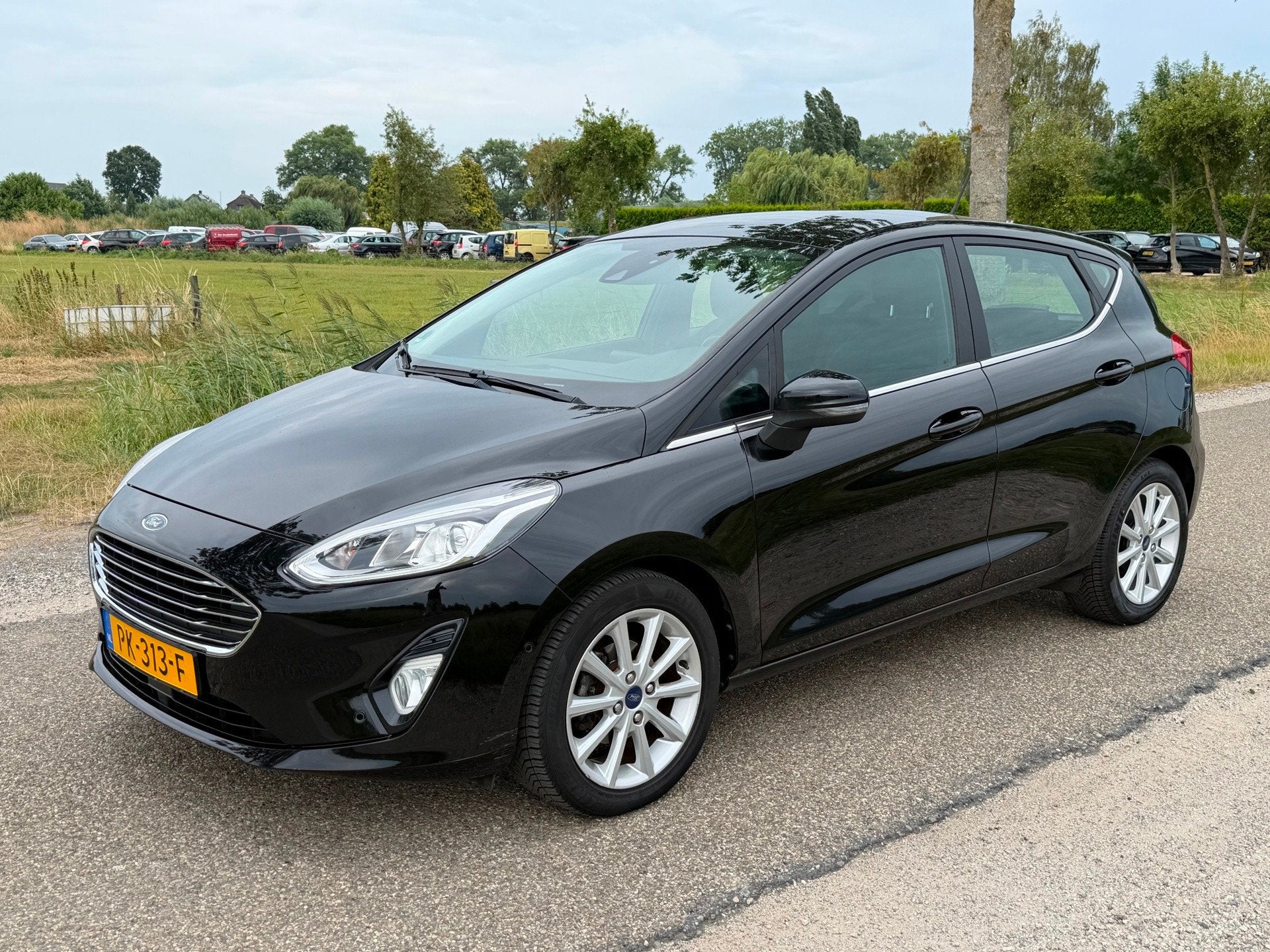 Ford Fiesta 1.5 TDCi Titanium APK 07-2027 Airco Nette staat!, Auto's, Ford, Voorwielaandrijving, Gebruikt, 4 cilinders, Zwart