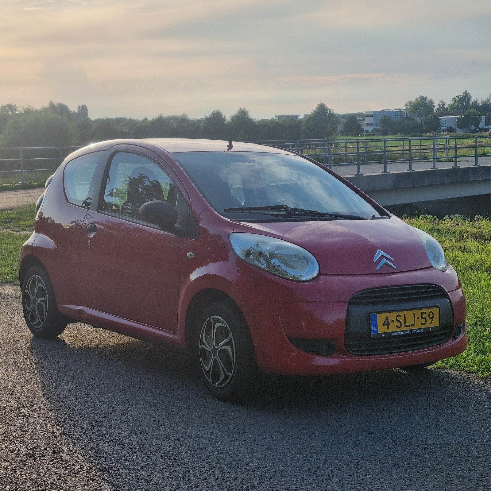 Citroën C1 1.0 3-DRS 2009 Rood | CARPLAY NIEUWE KOPPELING, Auto's, Citroën, Voorwielaandrijving, Stof, Zwart, 4 stoelen