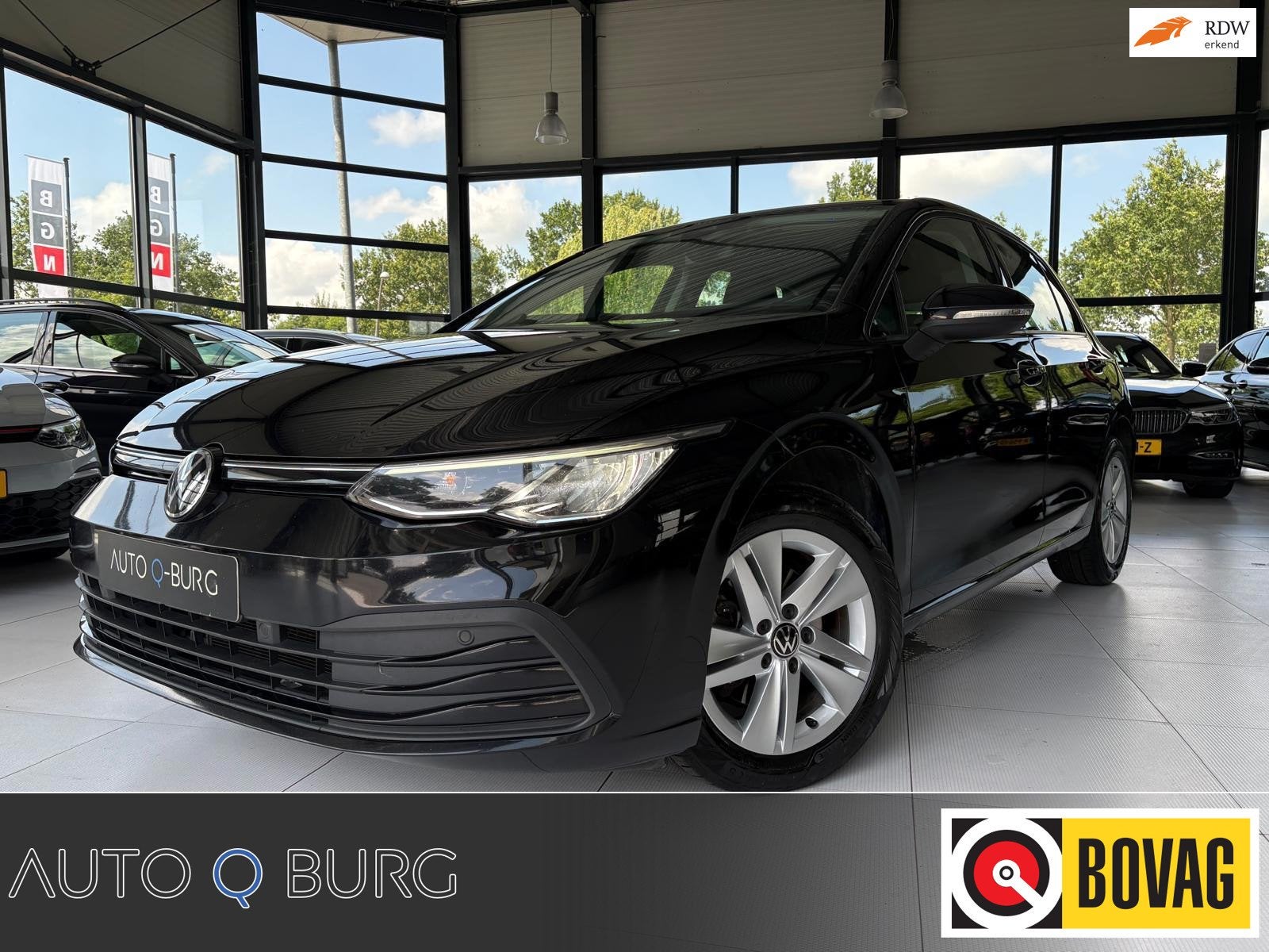 Volkswagen Golf 1.0 eTSI Life | Automaat | Adaptive Cruise |, Auto's, Dealer onderhouden, Gebruikt, Zwart, Origineel Nederlands