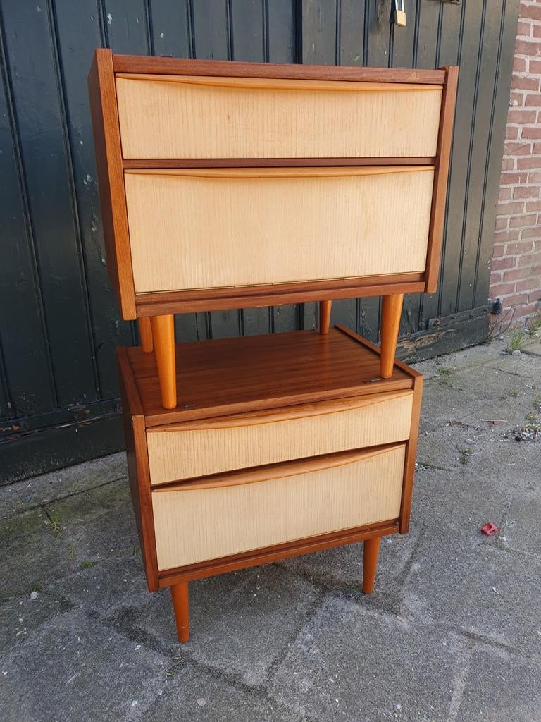 HELAAS   VERKOCHT Twee vintage nachtkastjes., Ophalen, Overige materialen, Minder dan 45 cm, Zo goed als nieuw