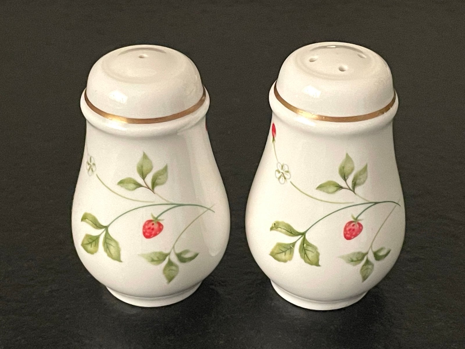 ZGAN Set Wedgwood Wild Strawberry Peper-Zout-Stel-Vaatjes, Ophalen, Zo goed als nieuw, Keramiek, Overige typen