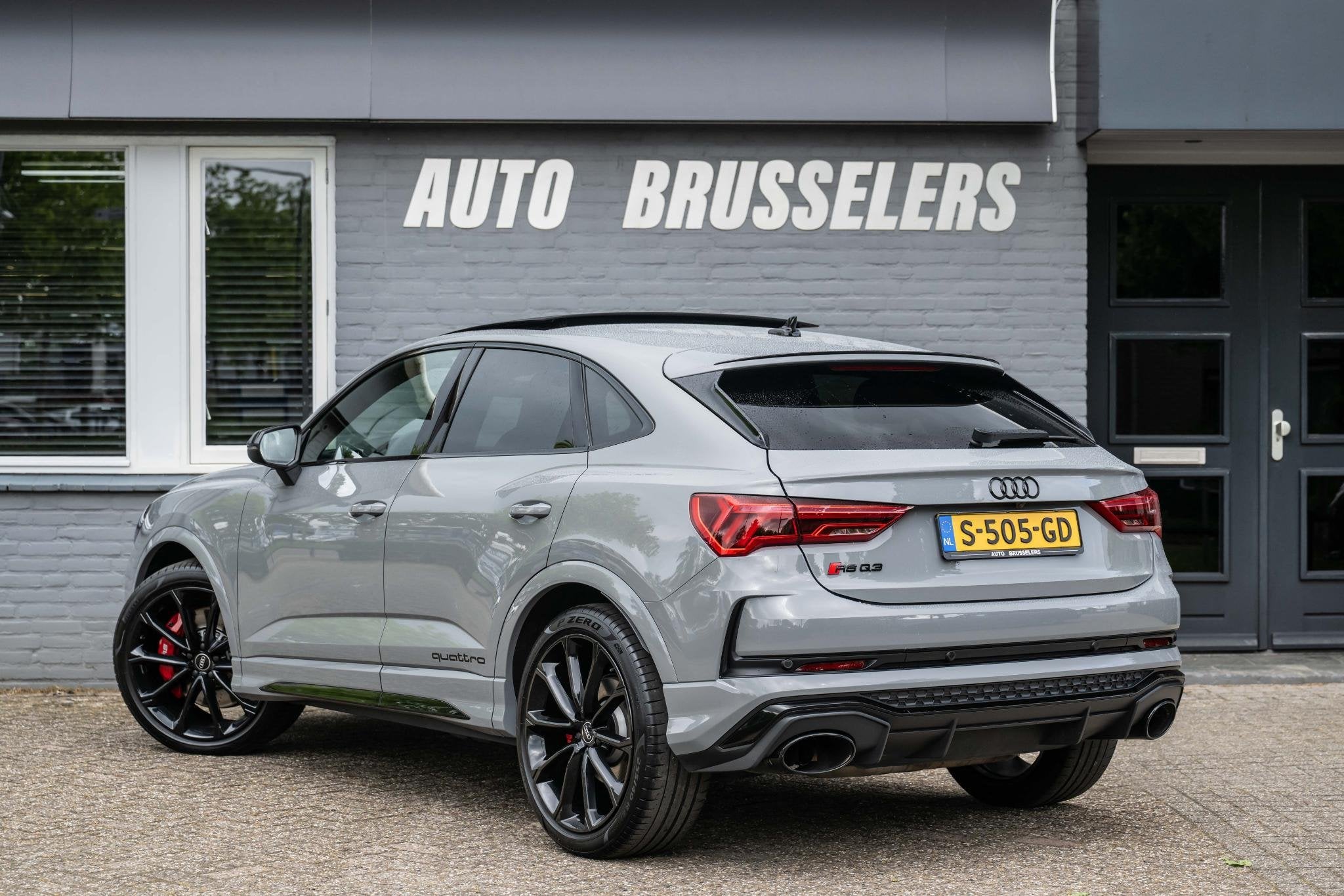 Audi Q3 Sportback TFSI RS RS seats Pano Dealer Ondh...., Auto's, Audi, Automaat, Gebruikt, 1675 kg, Bedrijf