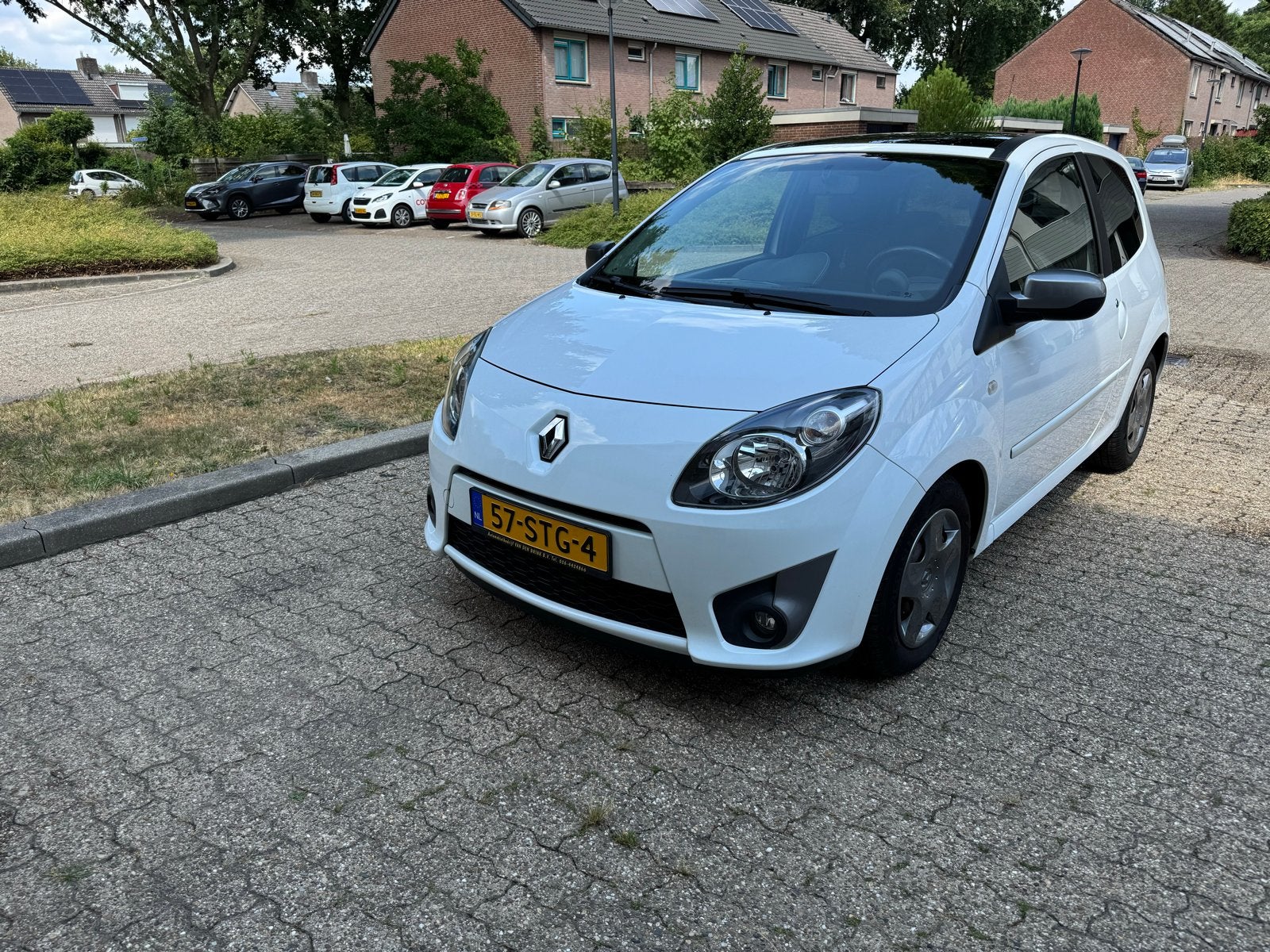 Renault Twingo 1.2 16V, 2011, Wit, Panoramadak + Airco, Auto's, Renault, 74 pk, Zwart, 4 cilinders, 4 stoelen