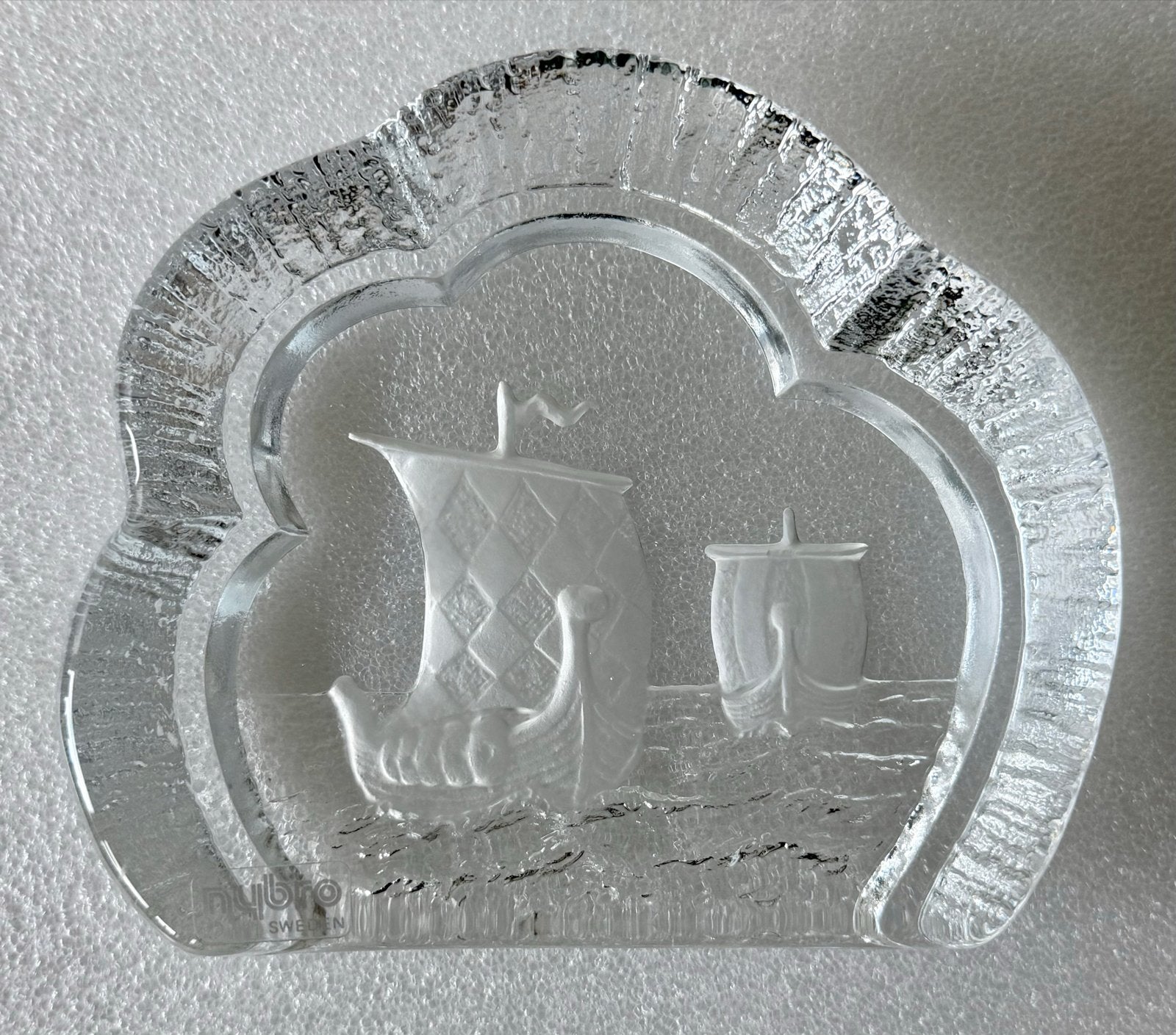 Nybro Zweden Kristal Glazen Presse - papier  Vikingschip, Ophalen of Verzenden
