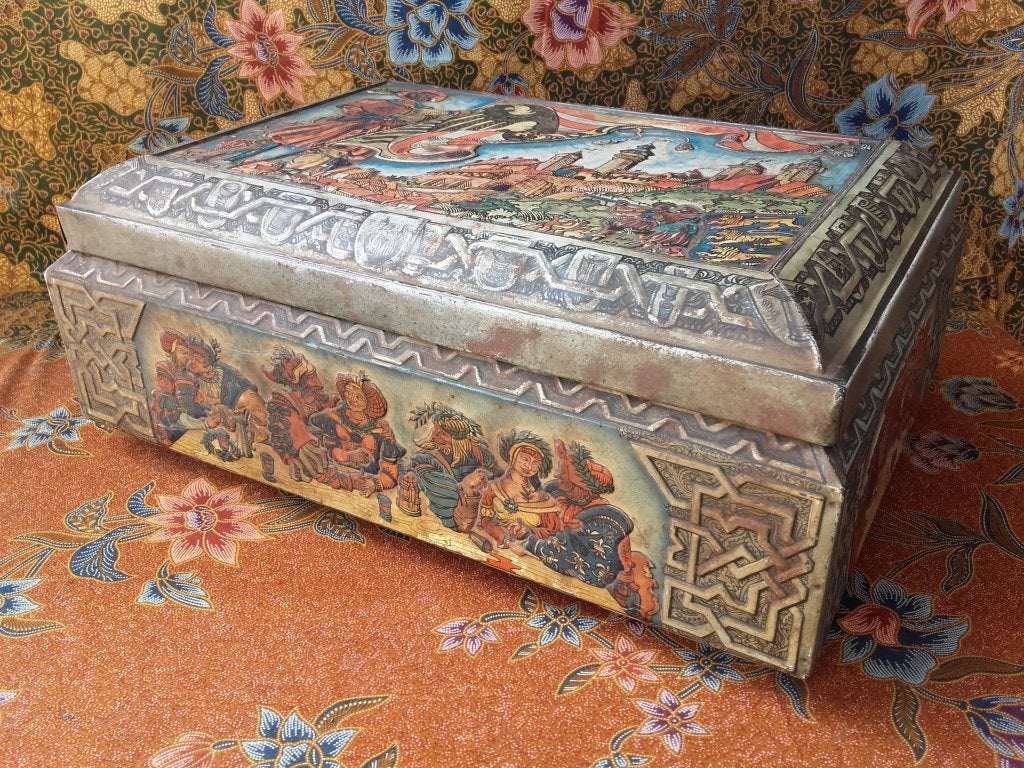 Mooie oude kist of doos uit Duitsland van blik 30-42 cm., Ophalen of Verzenden