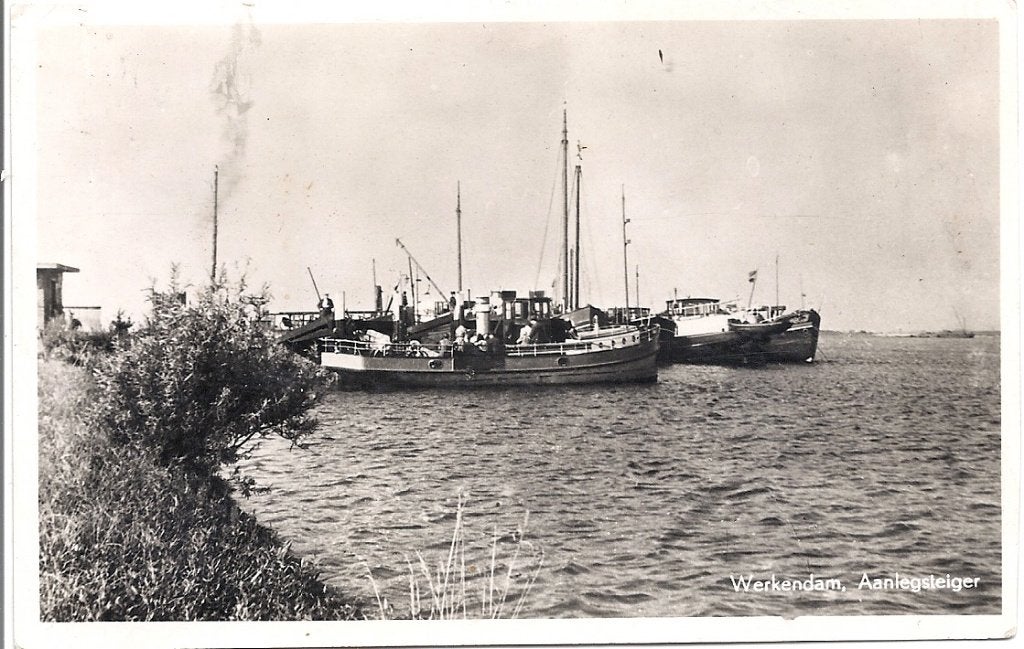 Werkendam Aanlegsteiger met boten 1952 fotokaart, Verzenden, 1940 tot 1960, Gelopen, Noord-Brabant