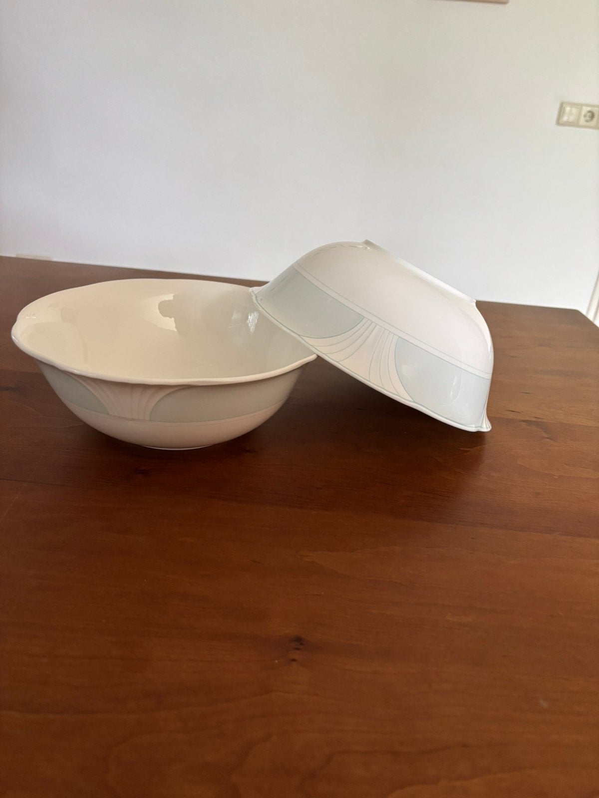 2 dekschalen ( zonder deksel) Villeroy&Boch Delta, Overige typen, Ophalen of Verzenden, Zo goed als nieuw, Overige stijlen