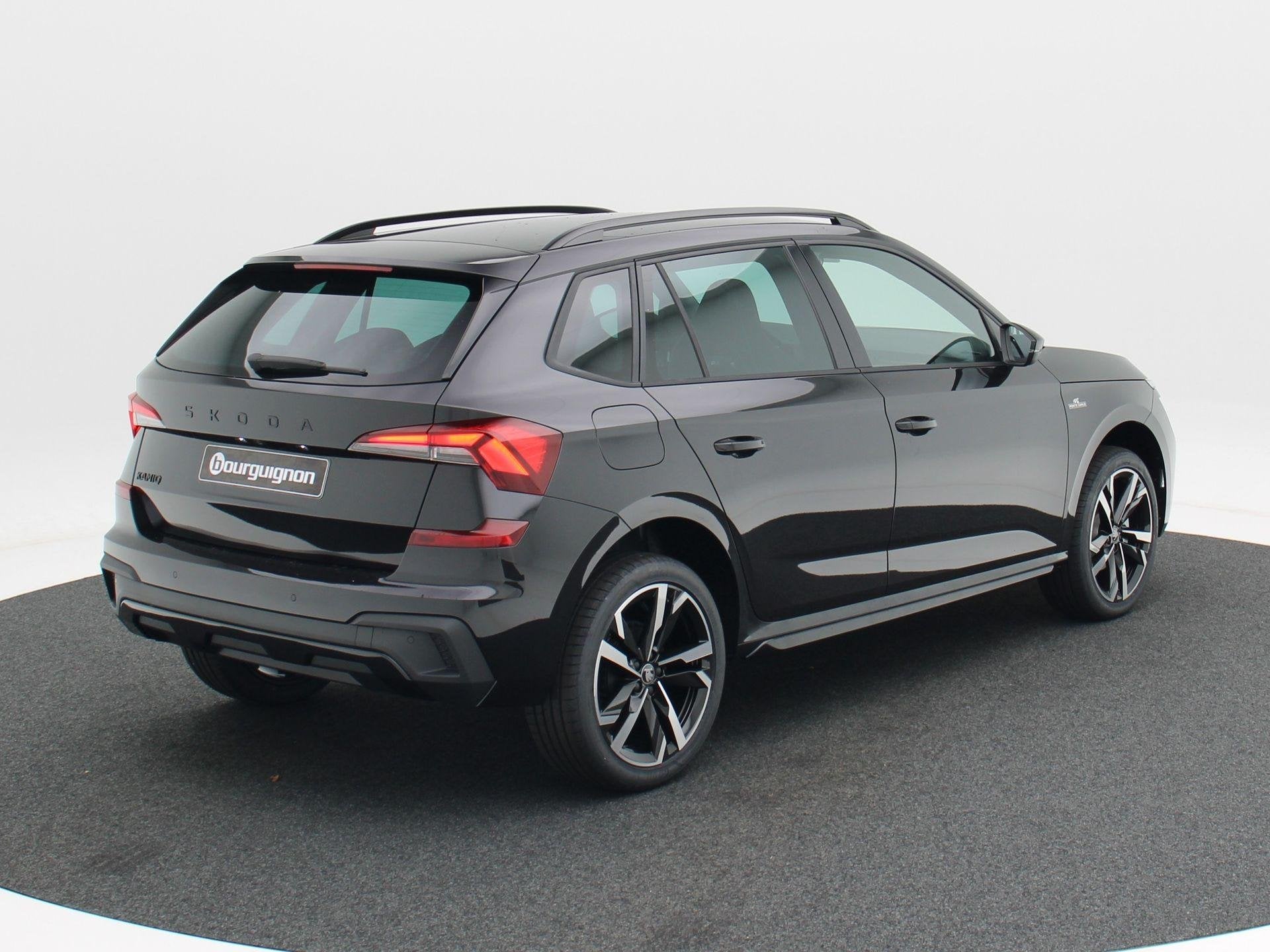 Skoda Kamiq Monte Carlo 1.0 TSI 115 PK | Panoramadak | Stoel, Auto's, Voorwielaandrijving, Euro 6, Zwart, Origineel Nederlands