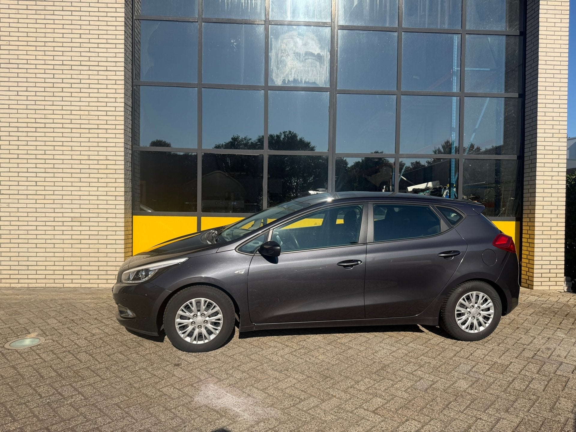 Kia Cee'd 1.6 4 seizoenen banden, trekhaak, airco, Auto's, Voorwielaandrijving, Euro 5, Gebruikt, 1591 cc
