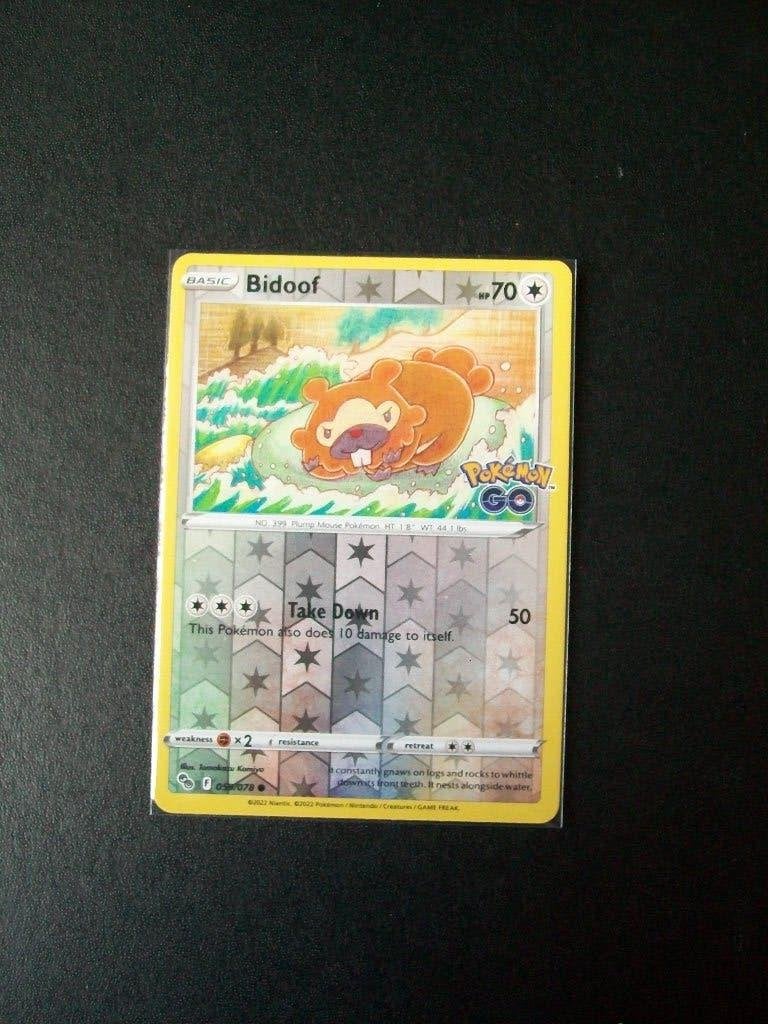 6090: Nieuwe Pokemon Go Kaart BIDOOF HP 70 (059/078), Verzenden, Nieuw, Losse kaart, Foil