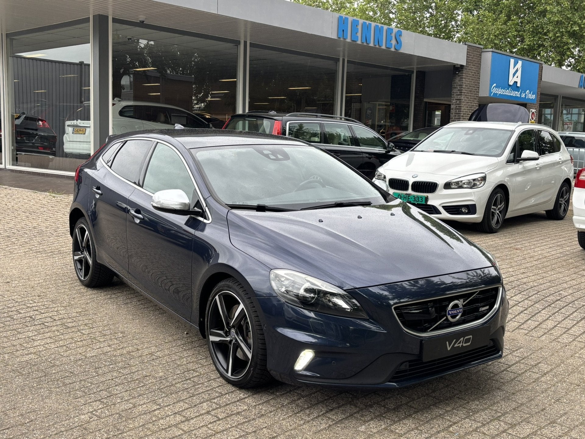 Volvo V40 2.5 T5 254pk R-Design Pano Keyless Driver Support, Auto's, Gebruikt, Huisgarantie, Met garantie (alle), Blauw