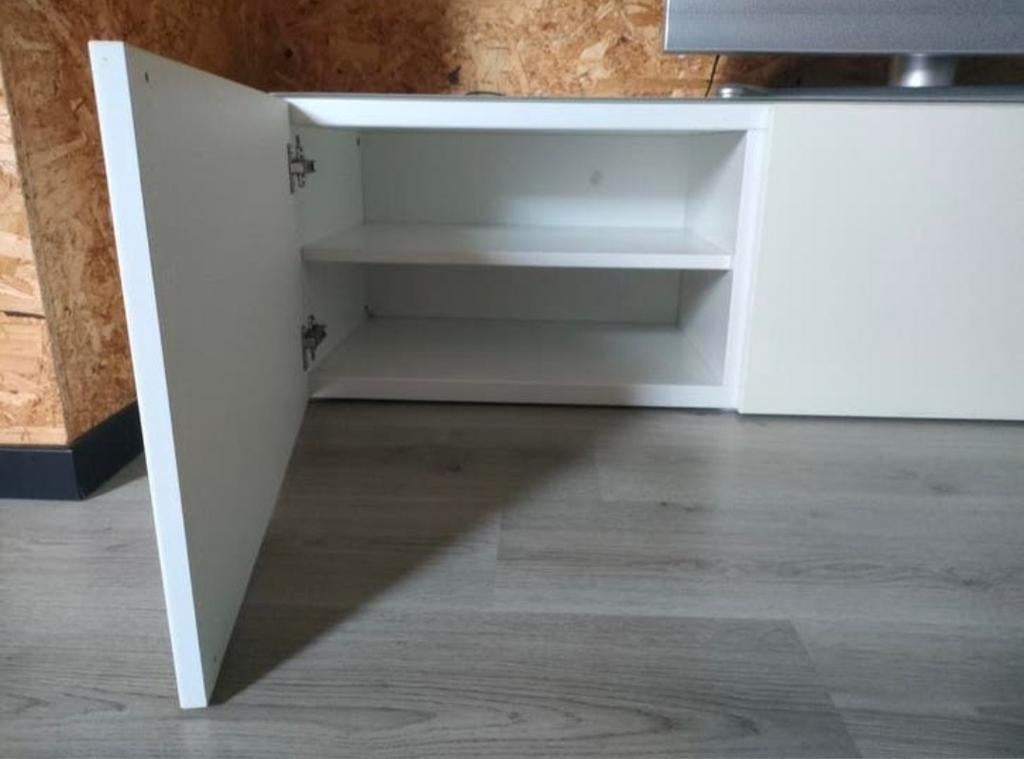 Wit (TV-)meubel met glazen plaat (wit), Ophalen, Overige materialen, Gebruikt, 150 tot 200 cm