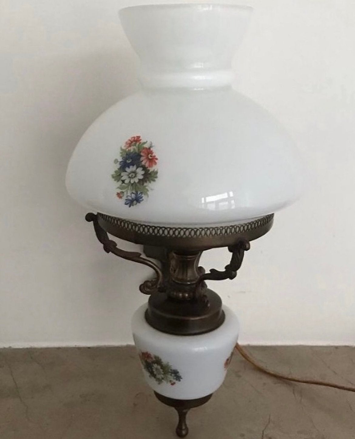 Wandlamp muurlamp lamp melkglas koper bloem brocante vintage, Ophalen