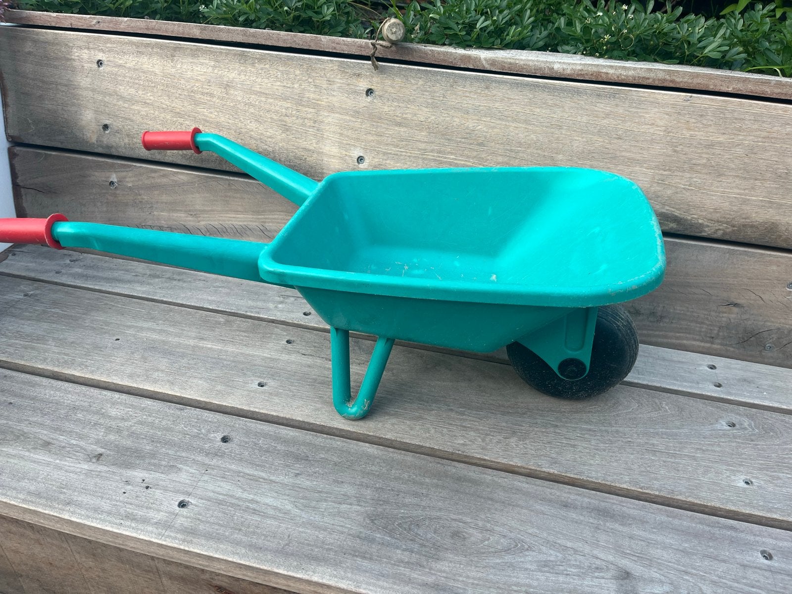 Kinder kruiwagen - Groen met rode handvatten, Ophalen, Gebruikt