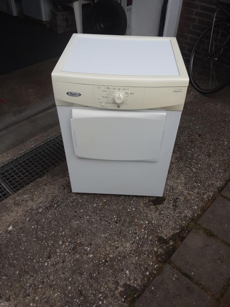 Te koop: whirlpool wasdroger( via afvoerslang), Witgoed en Apparatuur, Wasdrogers, Gebruikt, Luchtafvoer, Voorlader, 6 tot 8 kg