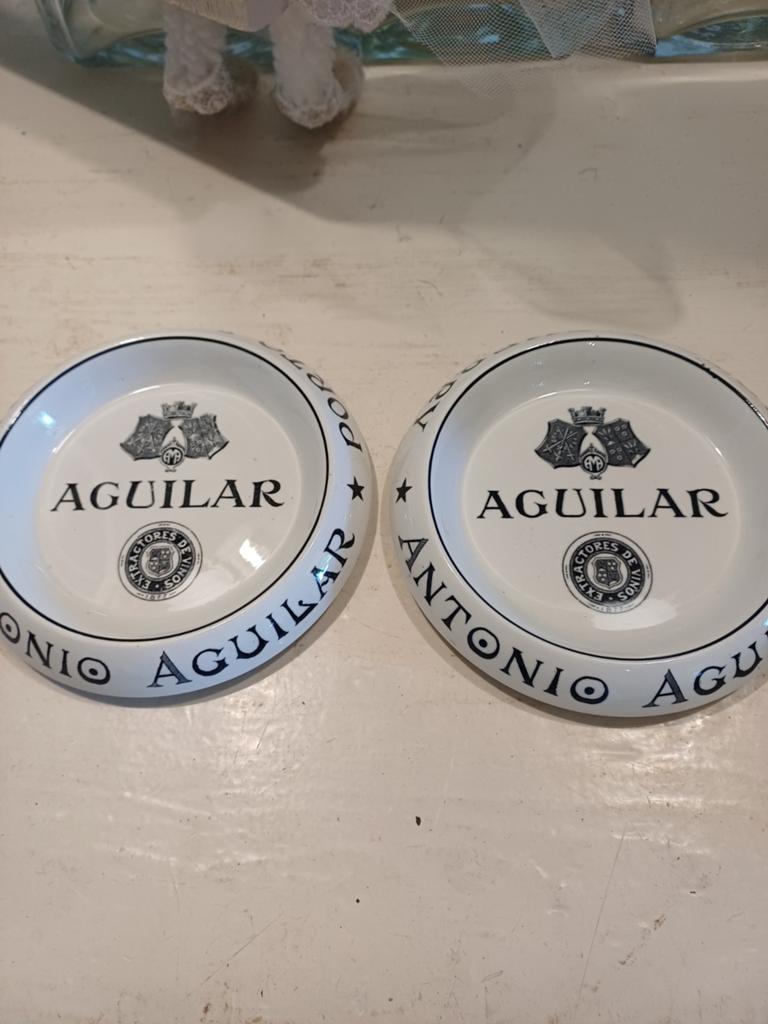 Aguilar Reclame  Porseleinen Fles onderzetters, Antiek en Kunst, Ophalen of Verzenden
