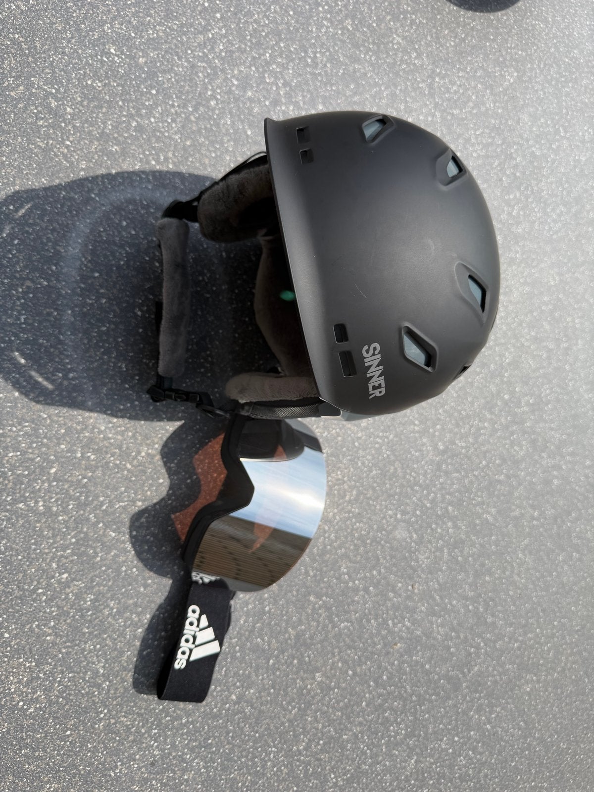 Sinner Skihelm maat L met Adidas Skibril - Zo goed als nieuw, Overige merken, Ophalen of Verzenden, Zo goed als nieuw, Kleding