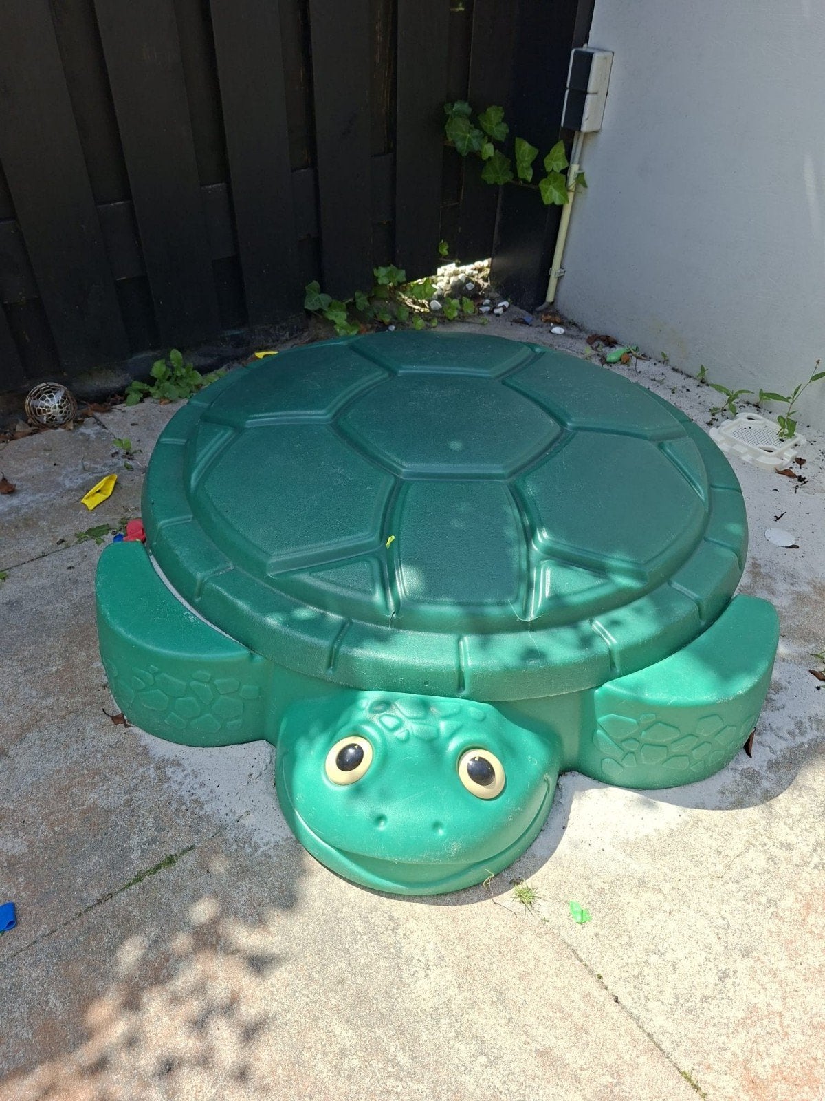 Little tikes schildpad zandbak met deksel, Ophalen, Gebruikt