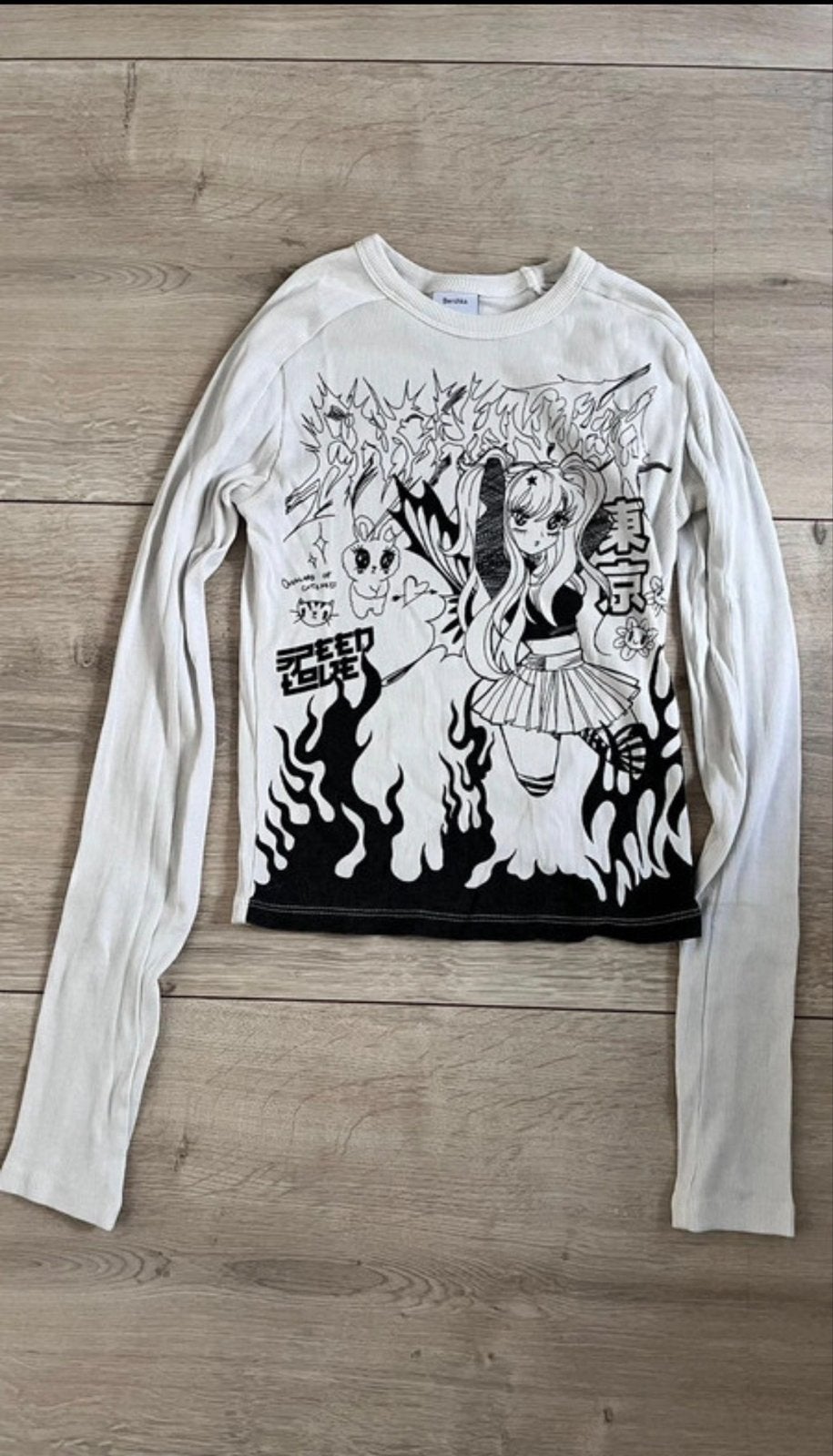 Bershka Longsleeve met Anime Print - Maat M, Kleding | Dames, T-shirts, Maat 38/40 (M), Wit, Ophalen of Verzenden, Lange mouw
