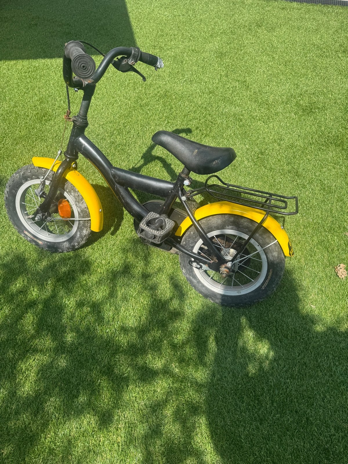 Kinderfietsje - Opknappertje DEZE WEEK WEG!, Fietsen en Brommers, Fietsen | Kinderfietsjes, Ophalen, Gebruikt, Terugtraprem, Minder dan 16 inch