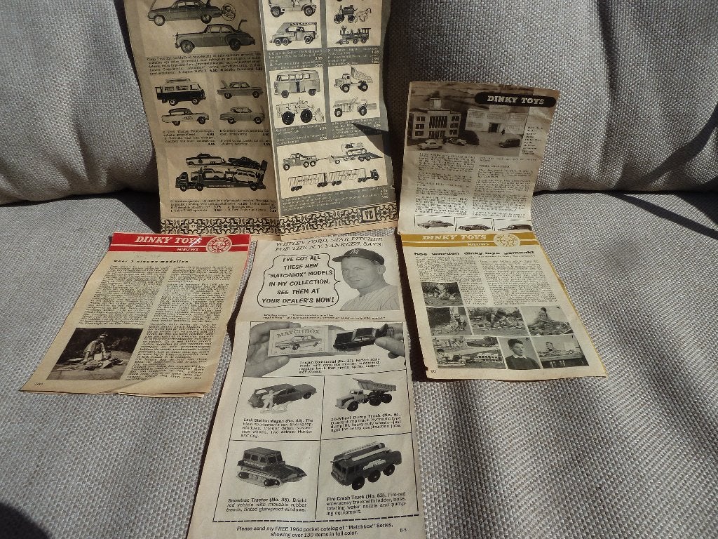OUDE KRANTENKNIPSELS: CORGI TOYS - MATCHBOX - DINKY TOYS, Ophalen of Verzenden, Gebruikt, Gebruiksvoorwerp