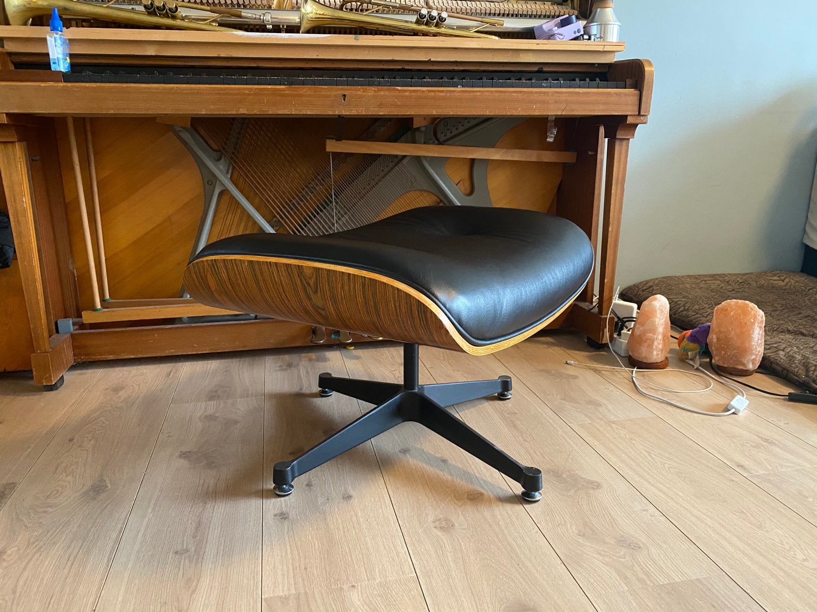 Eames ottoman voetenbank replica, Ophalen, Zo goed als nieuw, Rechthoekig, Hout