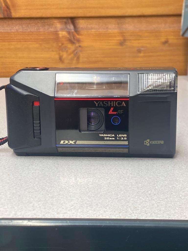 Yashica AF date, Ophalen of Verzenden, Zo goed als nieuw, Compact, Overige Merken