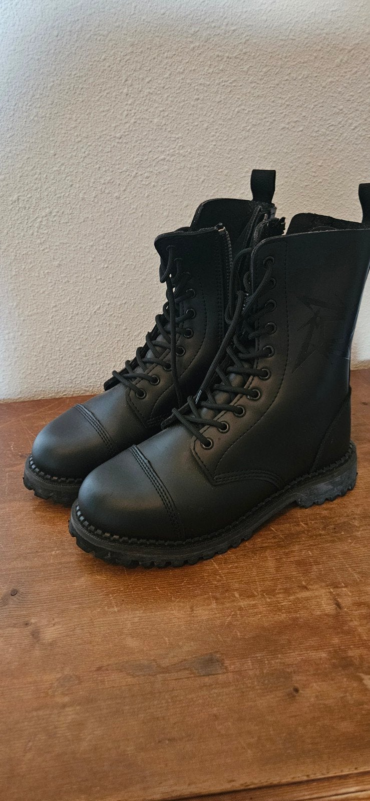 Metallica boots maat 39, Dieren en Toebehoren, Ophalen of Verzenden, Schoeisel